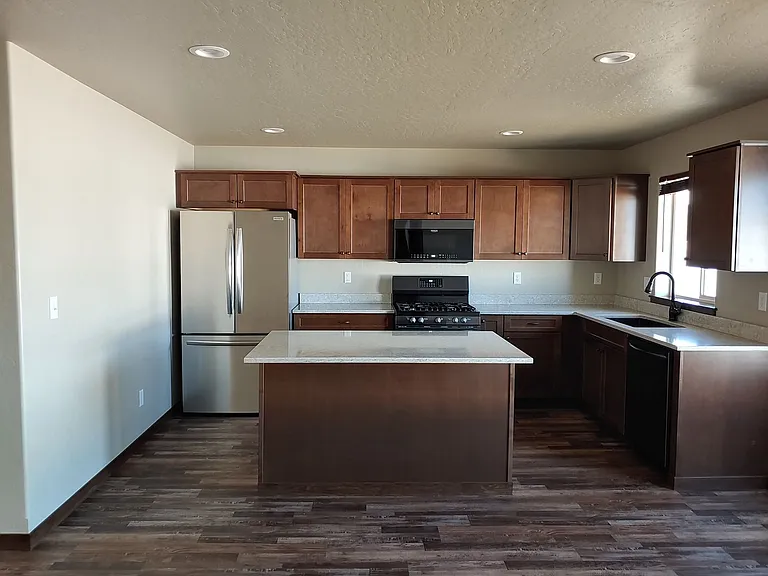 3831 N Pradera Ln — Photo 4