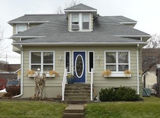 114 S 15th St, Centerville, IA 52544