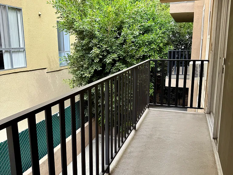 1617 N Poinsettia Place — Photo 15