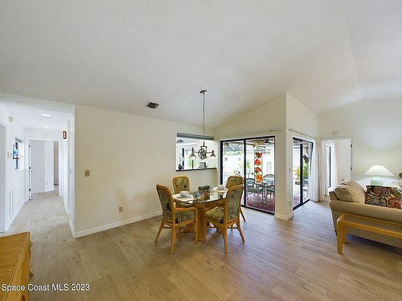 2nd image of 6203 S Mirror Lake Dr