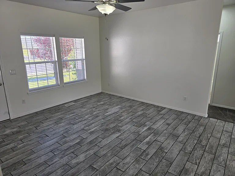 1643 Vista Dr — Photo 13
