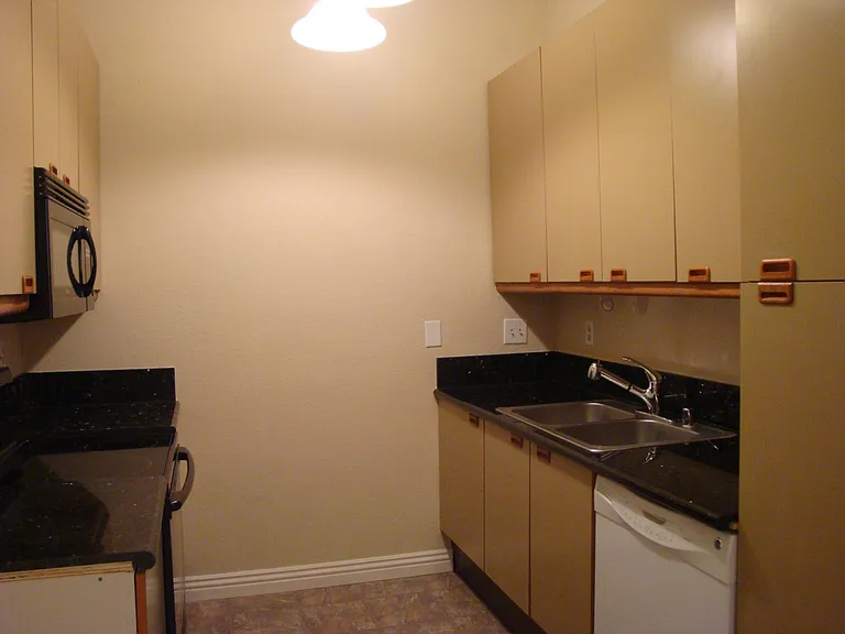 8310 Regents Rd #1A — Photo 5
