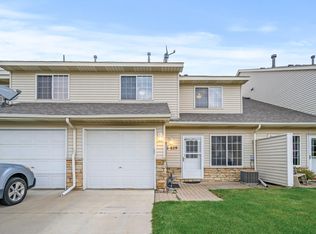 829 Swaps Dr, Shakopee, MN 55379