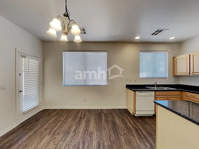 17403 W Langer Ln — Photo 4