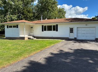 822 N Hook Rd, Macedon, NY 14502