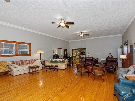 2nd image of 7596 Werner Rd