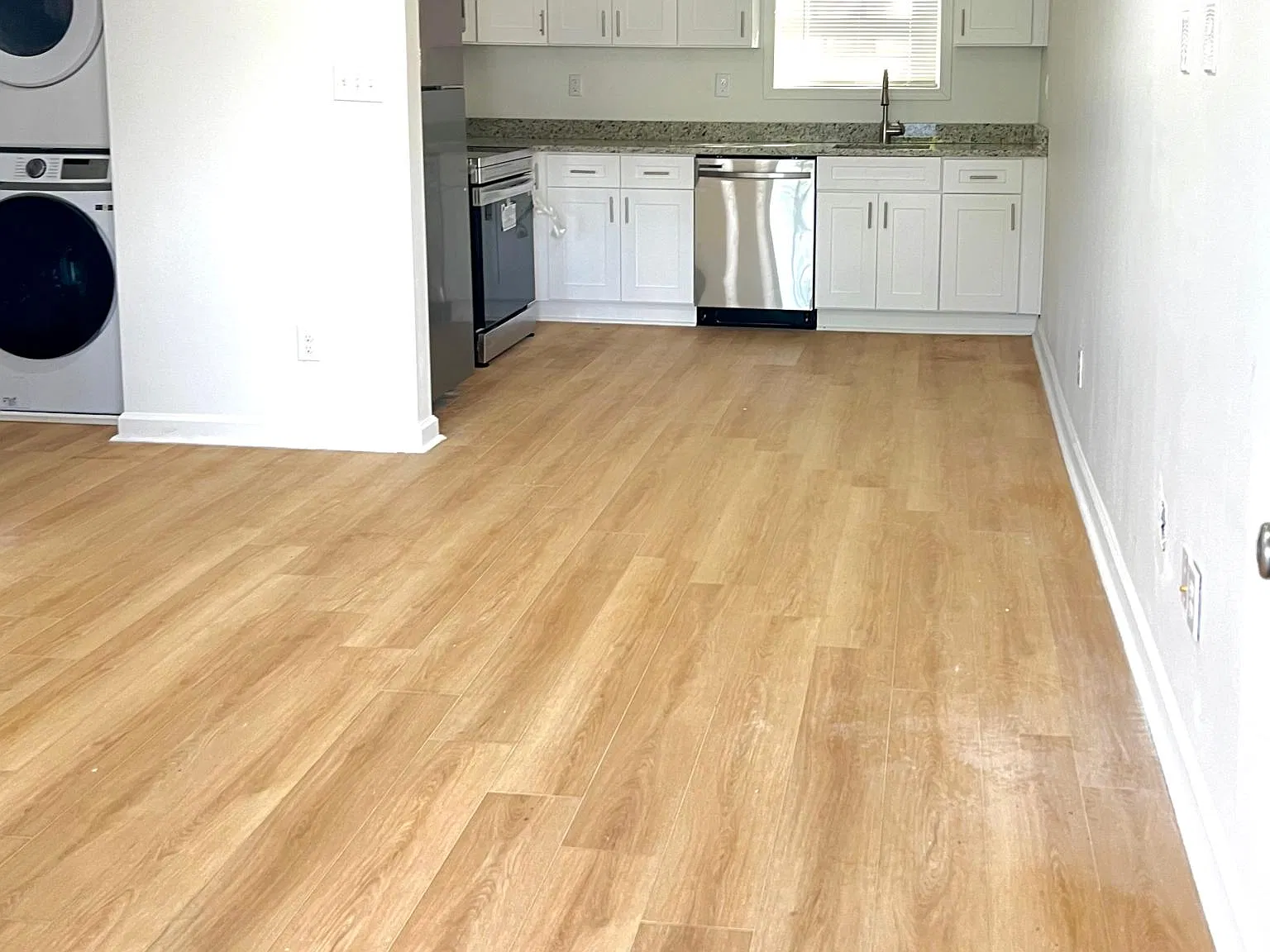 693 Formwalt St SW — Photo 2