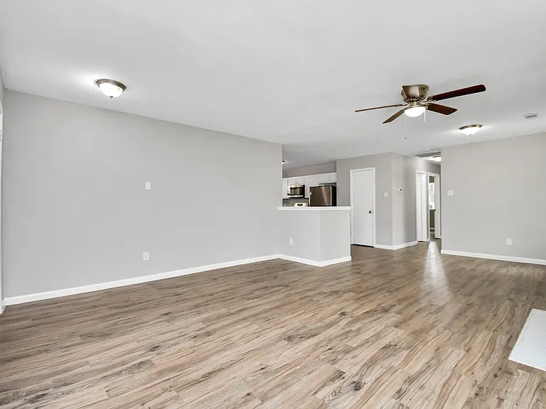 8106 Claiborne St — Photo 5