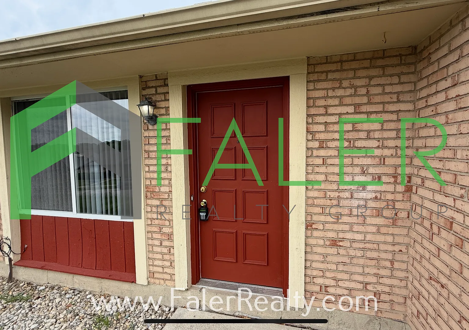 1122 Redbluff — Photo 2