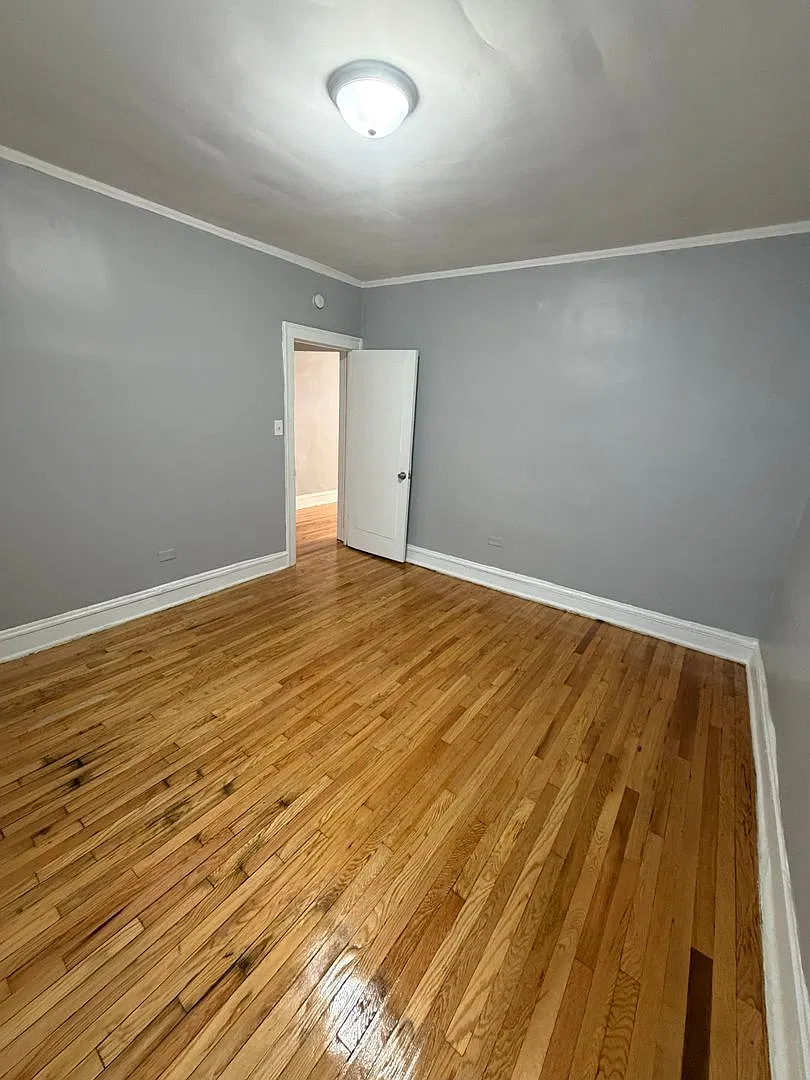 7945-47 S. Ellis Ave — Photo 3