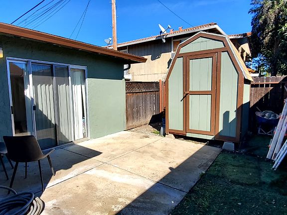 3rd image of 7020 1/2 Rosanna St