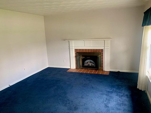 2nd image of 3444 Royal Dr