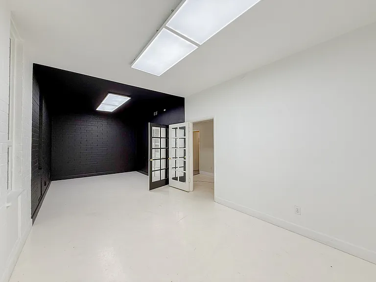1029 N Central Ave — Photo 18