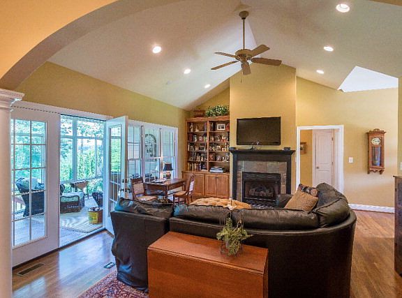 4th image of 3539 Blankenship Dr #0