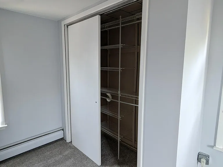 1 E Kupsch St — Photo 18
