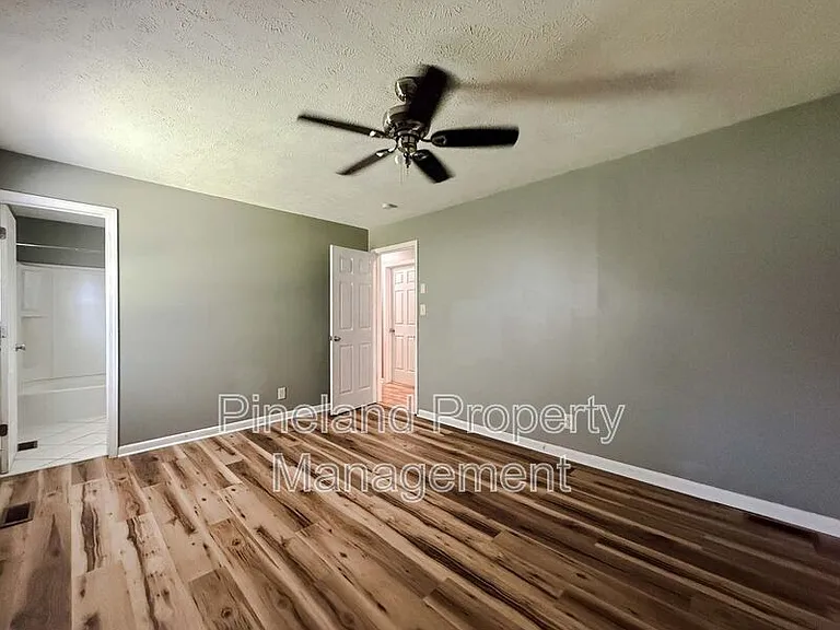 6151 Wynnwood Dr — Photo 8