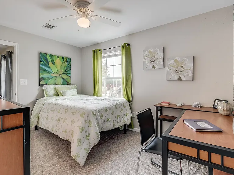 Block 36 - Student Living Priced Per Room — Photo 6