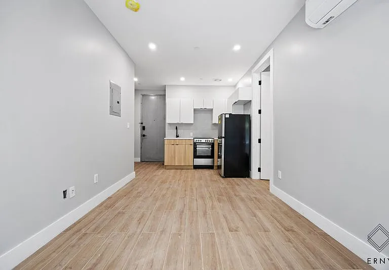 809 Midwood St #2B — Photo 1