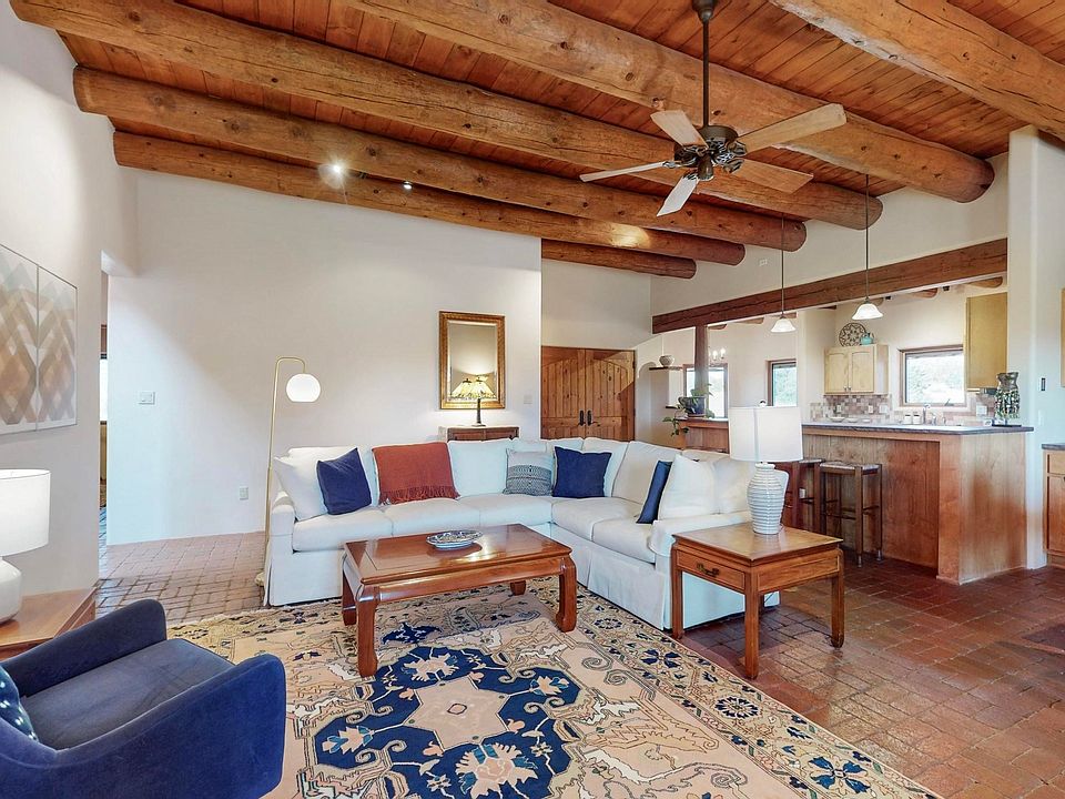 1st image of 33 Black Canyon Rd