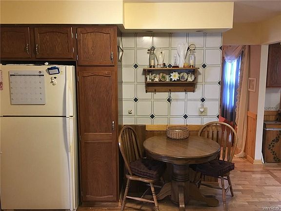 3rd image of 107 Floradale Ave