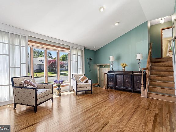 4th image of 8876 Rising Sun Ave