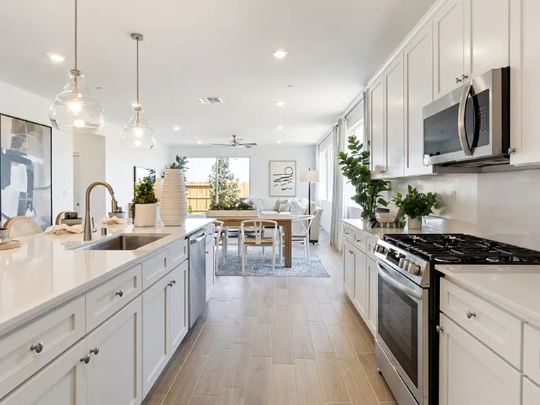 7059 W Swift Ave — Photo 11