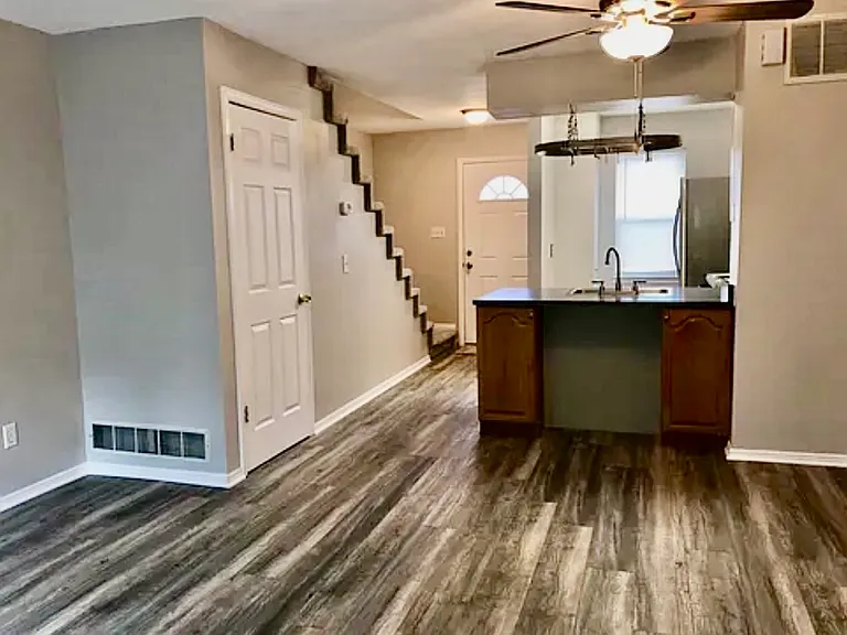 4026 Baytown Dr — Photo 2