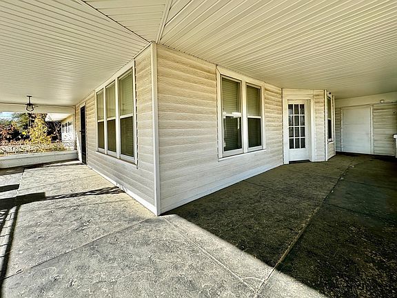 5th image of 1108 Whitehaven Ln
