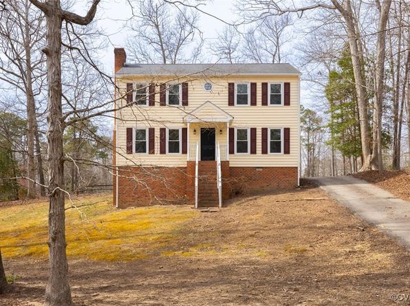 6924 Longview Dr, Quinton, VA 23141