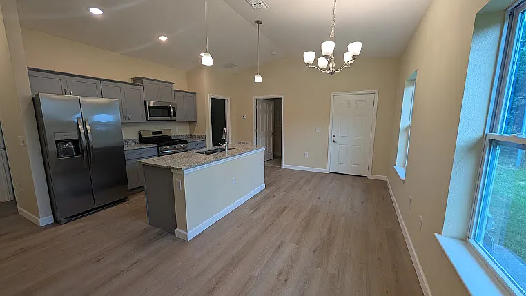 3325 S Palm Ave — Photo 6