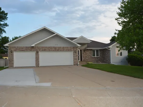 4916 Singing Hills Blvd, Sioux City, IA 51106