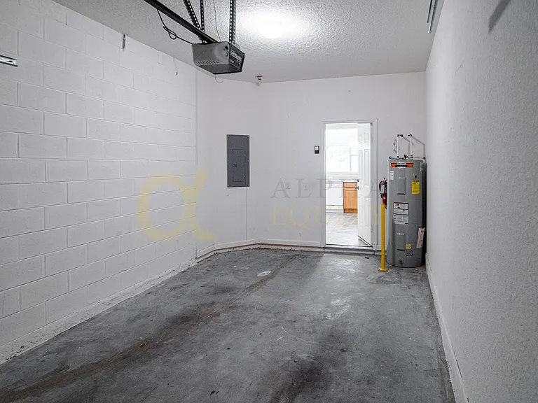 5012 Hawkstone Dr — Photo 36
