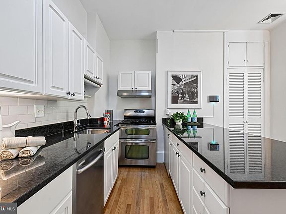 3rd image of 123 7th St NE