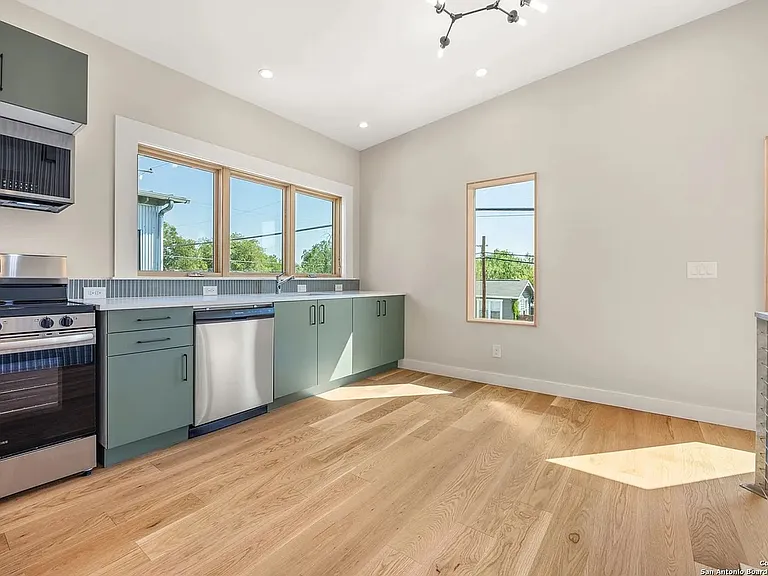 1107 S Cherry St — Photo 18