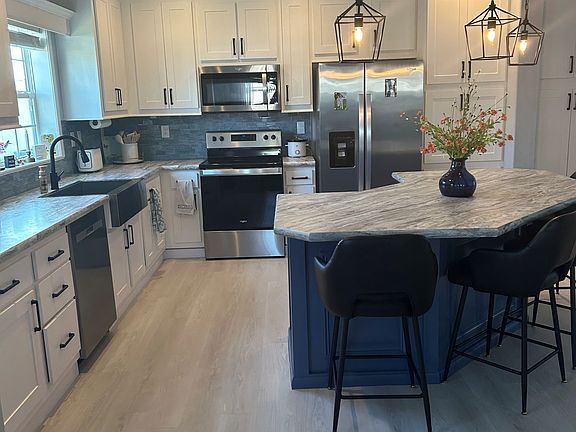 4th image of 16 Esper Ct #108