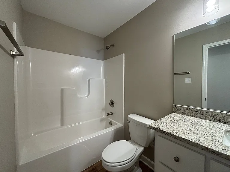 110 East Blvd — Photo 3