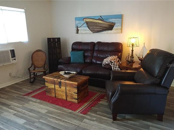 3rd image of 320 Lakeview St APT 121