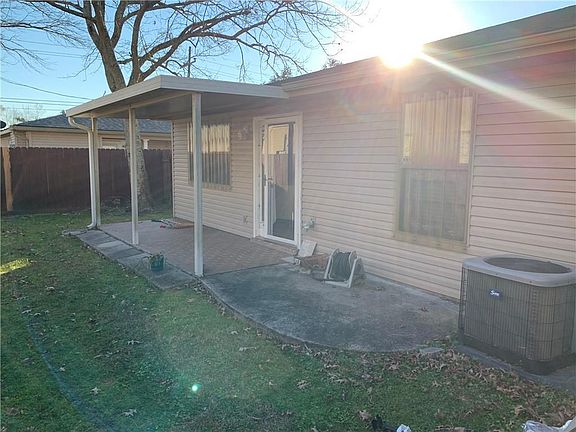 3rd image of 1700 Marseille Dr APT 14