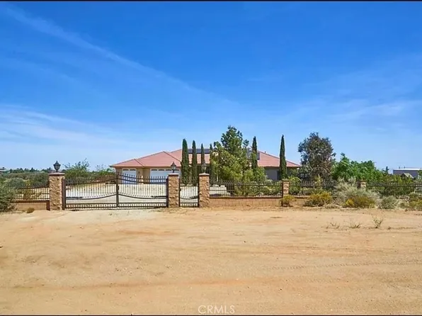 7438 Woodcliff St, Phelan, CA 92371