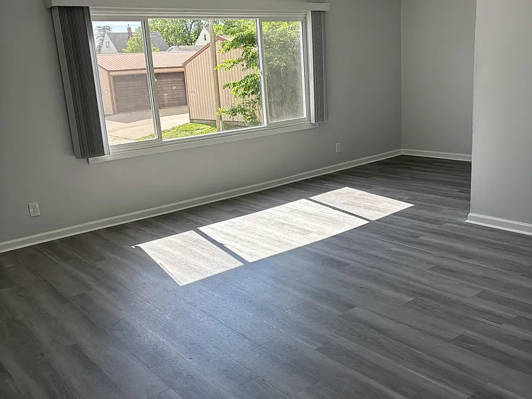 1313 Oakland Rd NE #6 — Photo 3