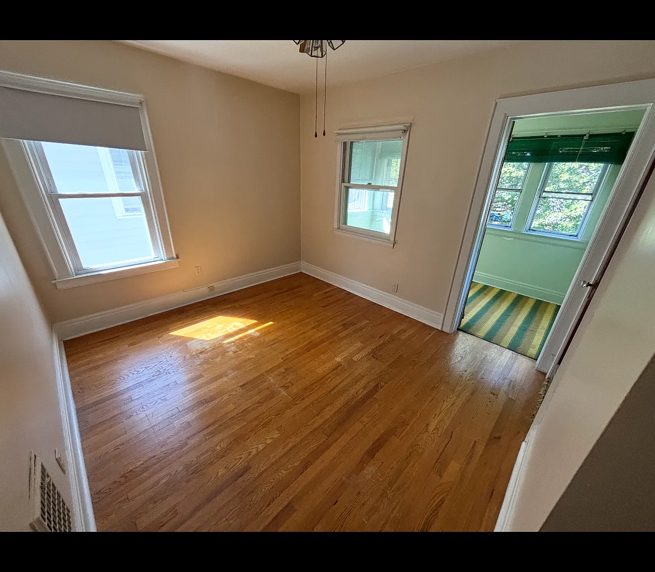 3 bed, $1,800 — Photo 2