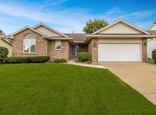 15094 Summit Dr, Clive, IA 50325