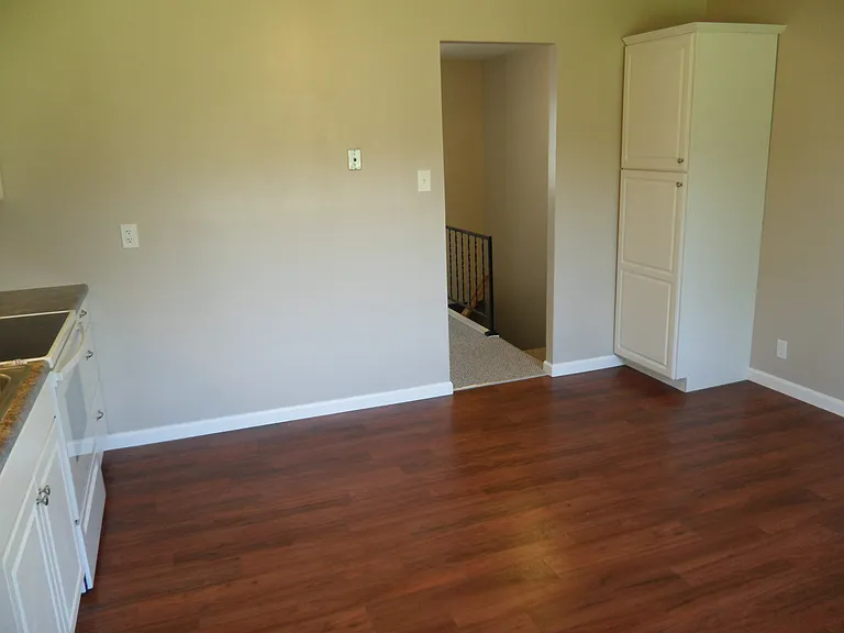 5526 Humbert Rd — Photo 8