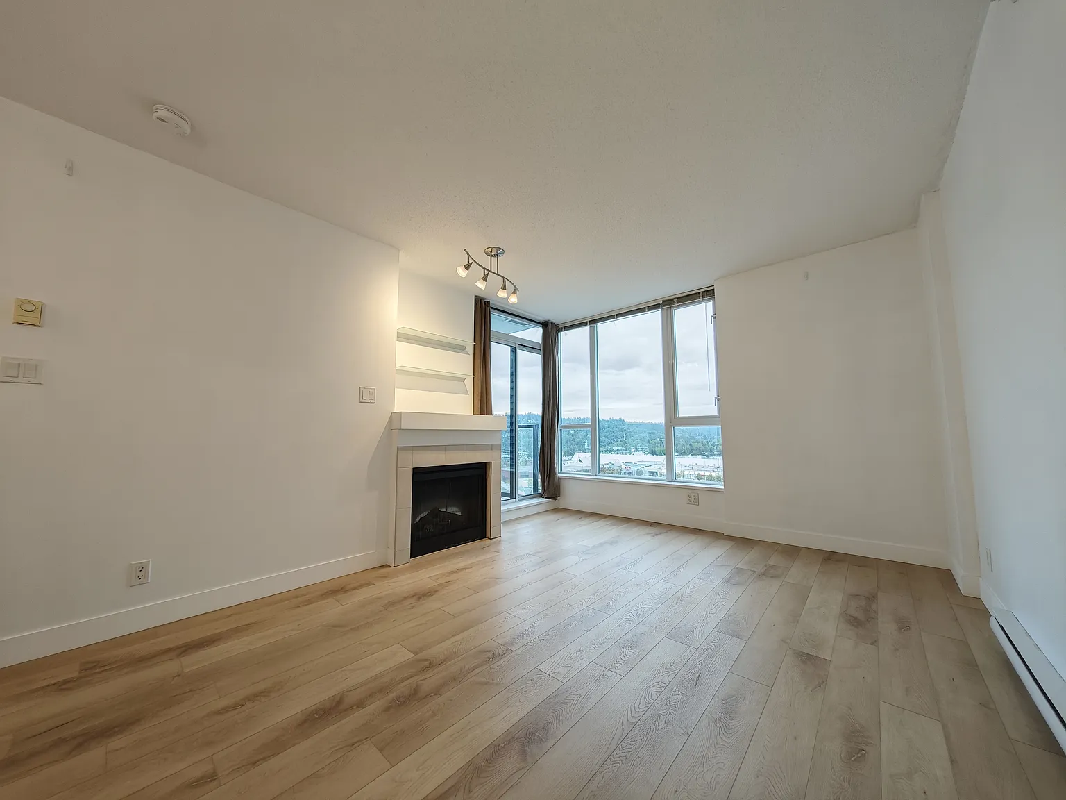 1 bed, 676 sqft, $2,200 — Photo 2