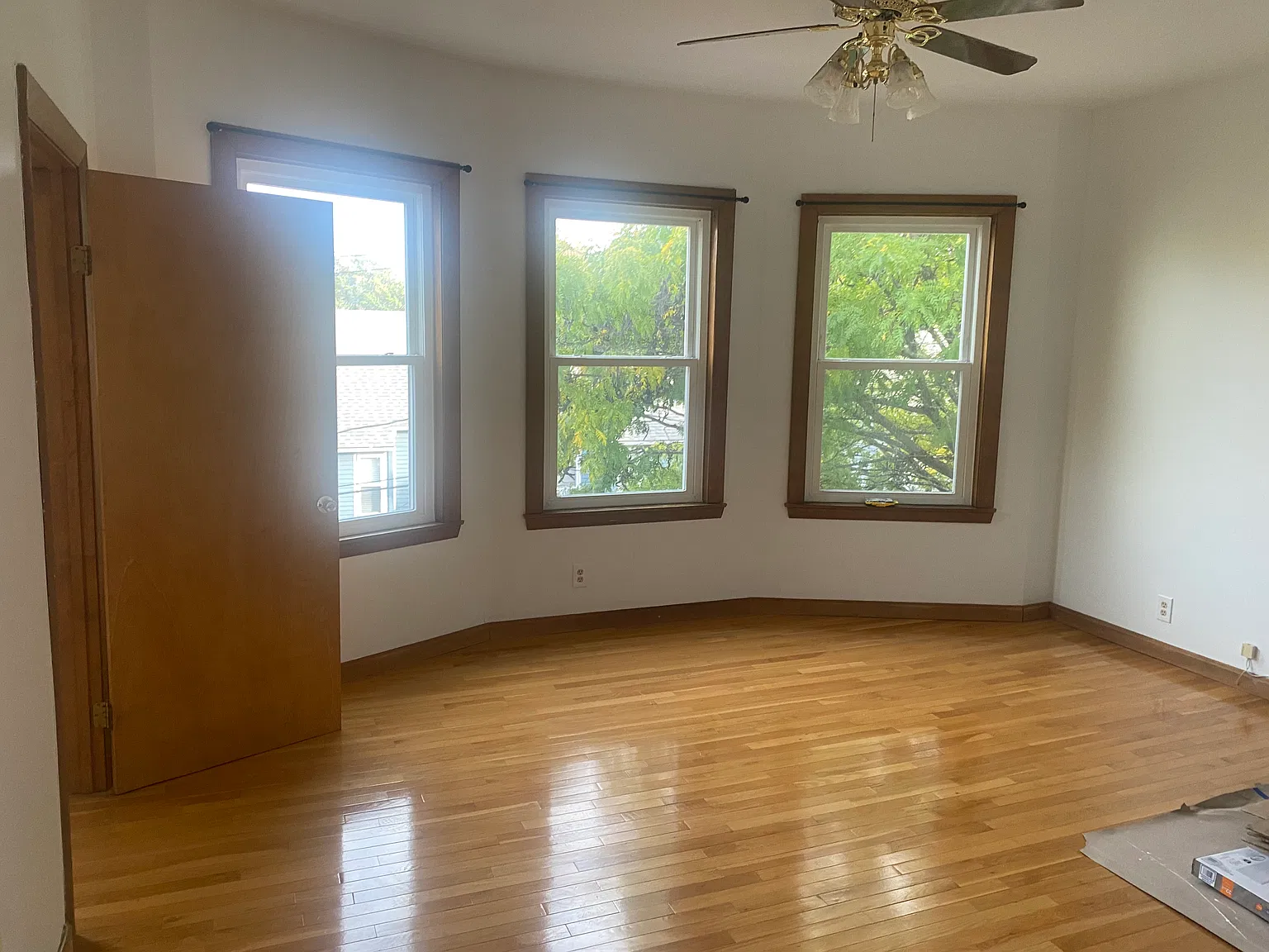 3 bed, 1200 sqft, $3,900 — Photo 4