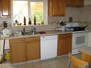 3rd image of 560 Beech St