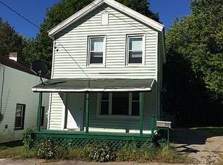 38 Wells St, Gloversville, NY 12078
