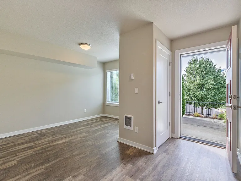 17235 SW Goldcrest Ln — Photo 5