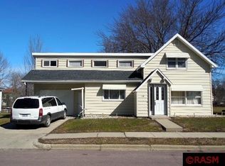 19 2nd St NE, Madelia, MN 56062