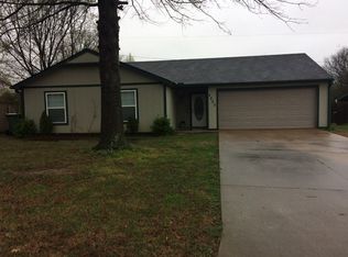 2222 S 17th Pl, Rogers, AR 72758